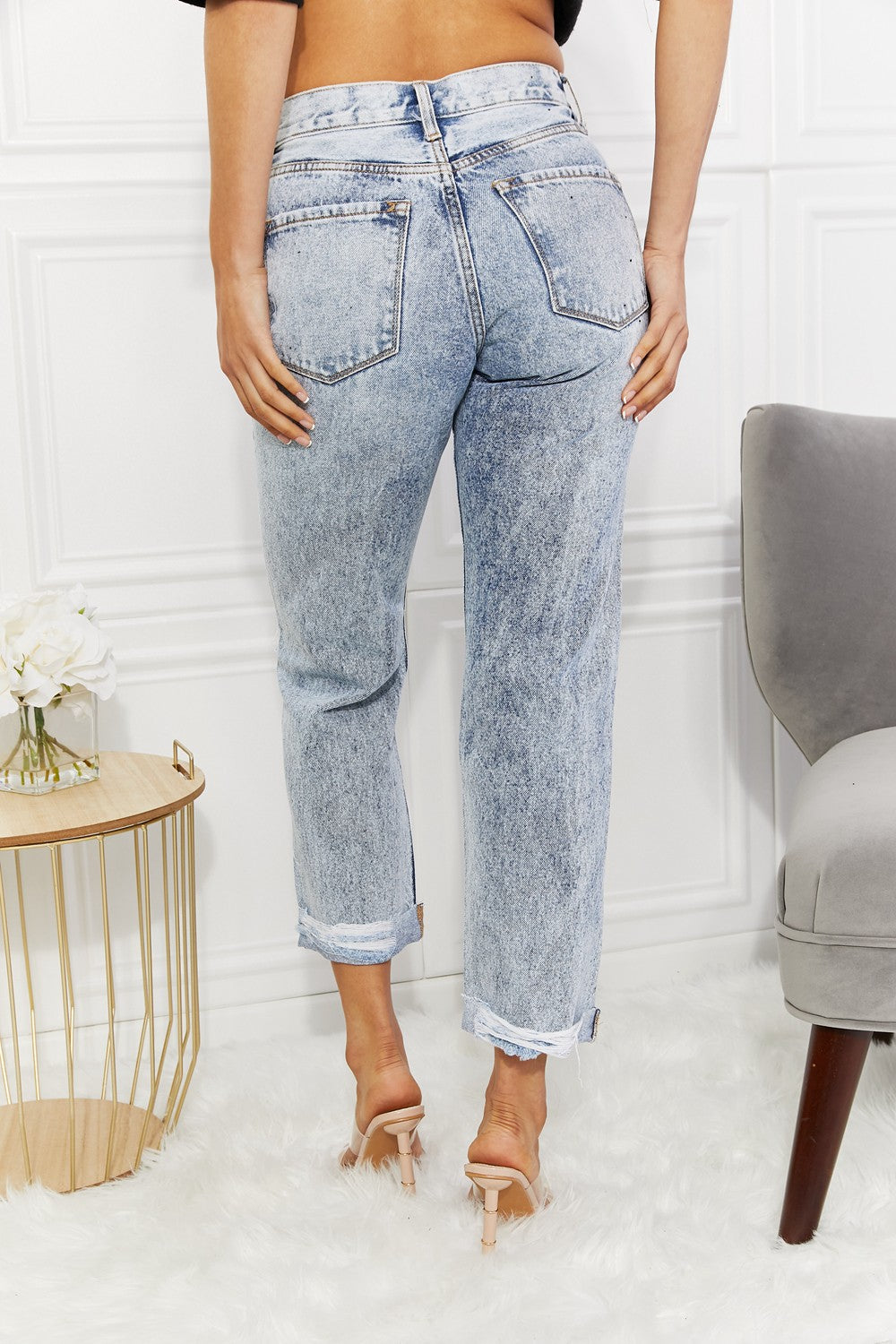 Stylish Kancan Kendra High Rise Distressed Straight Jeans